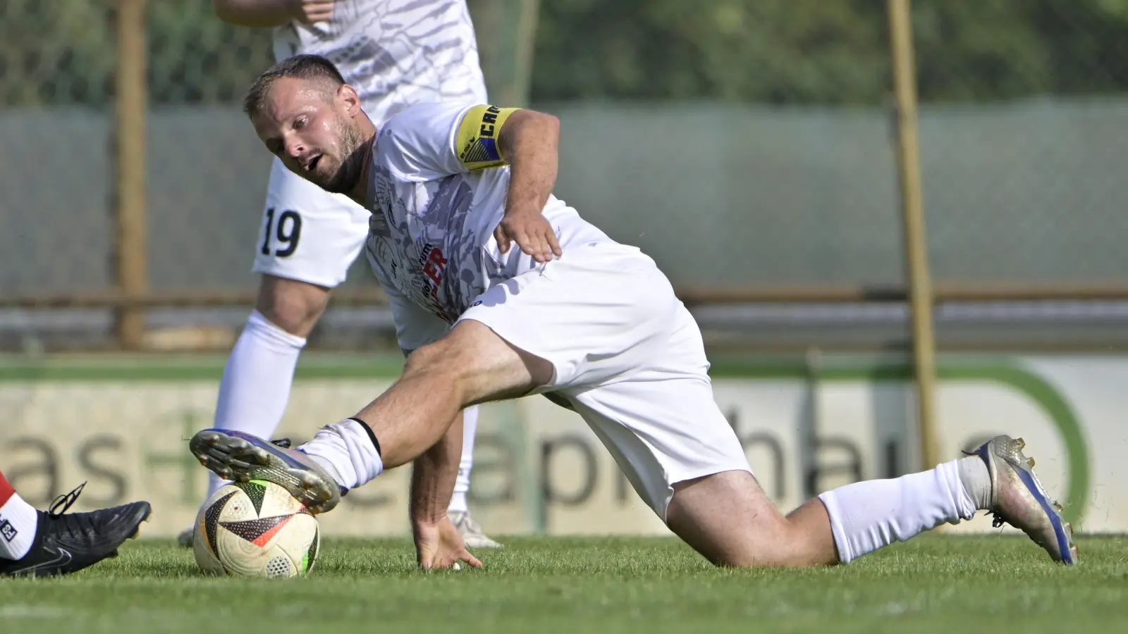 Der Herrieder Kai Regner (hier in einem anderen Spiel) hatte Pech beim Elfmeter. (Foto: Martin Rügner)