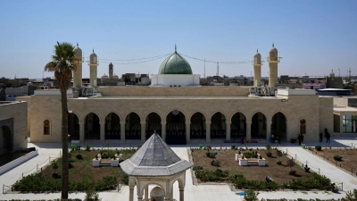 Die Al-Nuri-Moschee vor dem Besuch des irakischen Regierungschefs. (Foto: Hadi Mizban/AP/dpa)