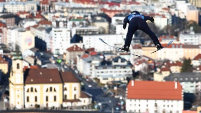 Wellinger kommt in Innsbruck nicht zurecht. (Foto: Daniel Karmann/dpa)