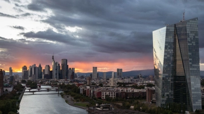 Aufseher mahnen Banken angesichts trüber Aussichten zur Wachsamkeit (Archivbild) (Foto: Boris Roessler/dpa)