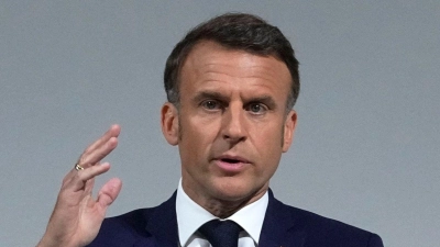 Der französische Präsident Emmanuel Macron hatte als Reaktion auf die Niederlage seiner liberalen Kräfte bei der Europawahl die Nationalversammlung aufgelöst. (Foto: Michel Euler/AP/dpa)