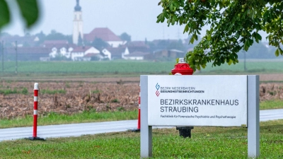 Vier Männer sind letzten Sommer im niederbayerischen Straubing aus einer geschlossenen Klinik entflohen. (Archivbild) (Foto: Armin Weigel/dpa)