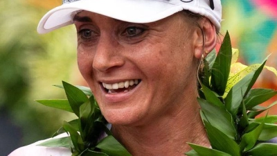 Erschöpft, aber glücklich: Laura Philipp holte sich Platz drei auf Hawaii. (Foto: BEAUTIFUL SPORTS/Hilger/BEAUTIFUL SPORTS/dpa)
