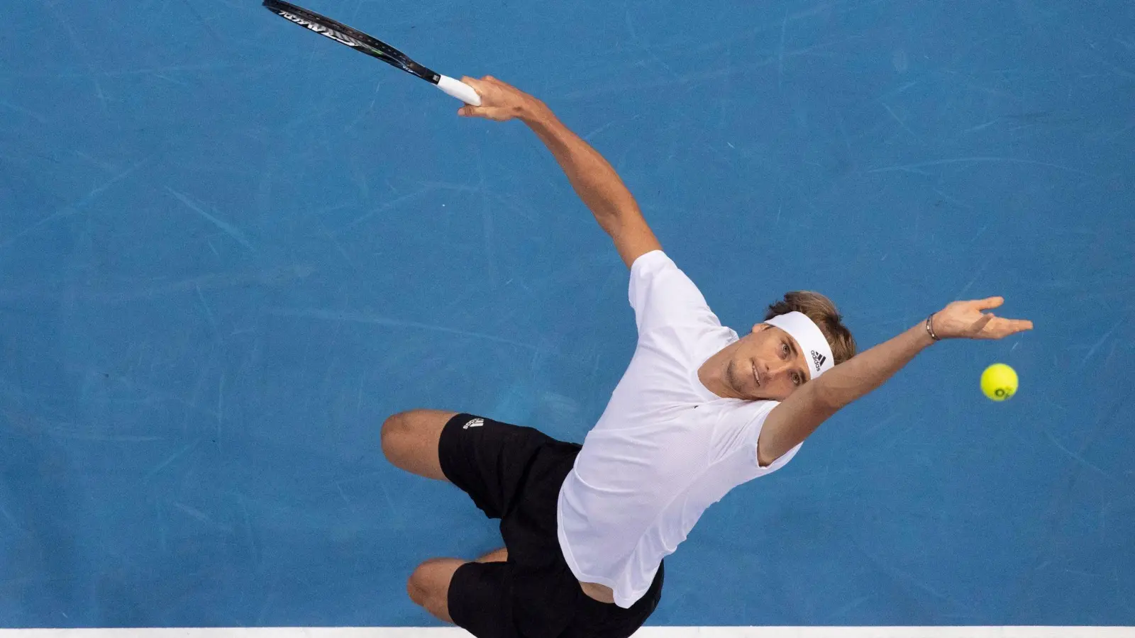 Alexander Zverev konnte das Spiel gegen den Kanadier Felix Auger-Aliassime nicht gewinnen. (Foto: Steve Christo/AP/dpa)