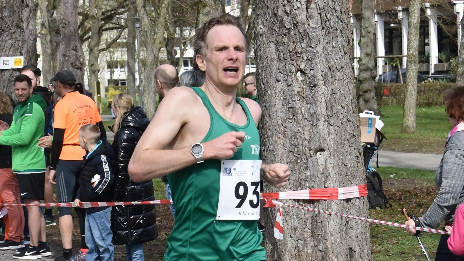 Johannes Strobel holte im vergangenen Jahr den Tagessieg im Halbmarathon, der längsten Strecke beim Weinturmlauf. Auch diesmal werden für den Wettbewerb etliche Straßen gesperrt. (Foto: Jörg Behrendt)