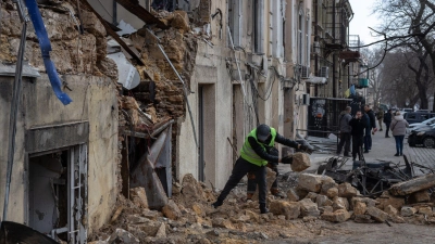 Anlässlich des orthodoxen Osterfests sollen im Ukraine-Krieg die Waffen für eine begrenzte Zeit schweigen. (Archivbild) (Foto: Oleg Grekov/AP/dpa)