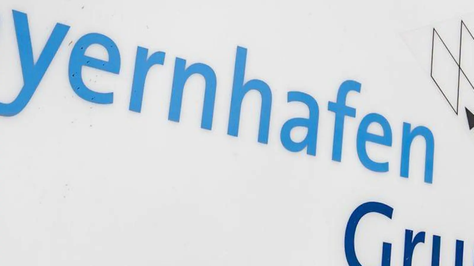 Bayernhafen bekommt mit Plattling einen neuen Standort - der erste ohne Wasserstraße. (Archivbild) (Foto: Armin Weigel/dpa)