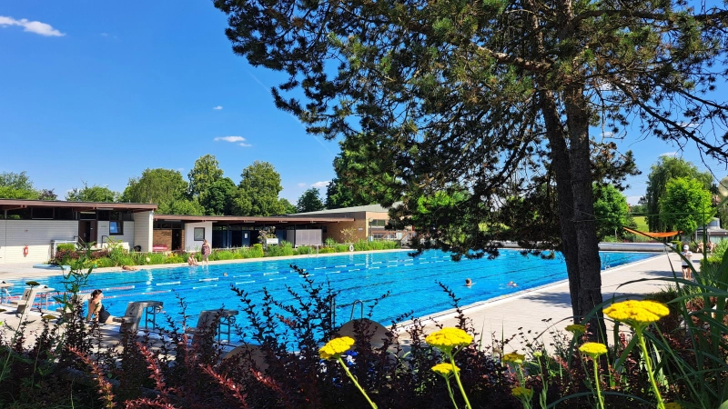 Schon 23.000 Besucherinnen und Besucher verzeichnet das Freibad in Feuchtwangen bislang in diesem Jahr. (Foto: Sabine Rohn)