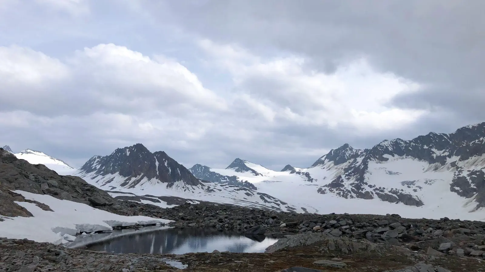 Der Gurgler Ferner in den Ötztaler Alpen in Österreich. (Foto: Ute Wessels/dpa)