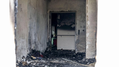 Nach dem Brand ist das Seniorenheim in Bedburg-Hau vorerst unbewohnbar. (Foto: Christoph Reichwein/dpa)