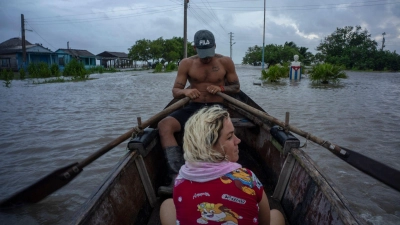 Mehrere Ortschaften in Kuba waren von der Außenwelt abgeschnitten. (Foto: Ramon Espinosa/AP/dpa)