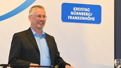 Kreisspielleiter Thomas Raßbach gab das Ergebnis der sieben runden Tische bekannt. (Foto: BFV)