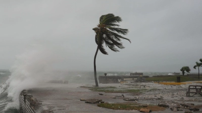 Wie Hurrikans bezeichnet werden, kann aus einer Liste entnommen werden. (Foto: Matias Delacroix/AP/dpa)