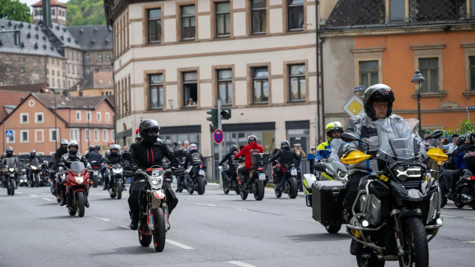 Kulmbach ist im Frühjahr Schauplatz der großen Motorradsternfahrt. (Archivbild) (Foto: Pia Bayer/dpa)