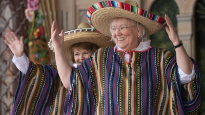 Nach der Debatte um eine umstrittene Kostüm-Show ist die Gruppe nun im Europa-Park aufgetreten - inklusive Sombreros. (Foto: Marijan Murat/dpa)