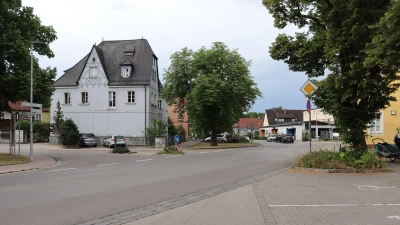 In der Heilsbronner Straße in Neuendettelsau kam es am Mittwochmorgen zu einem Messerangriff, bei dem es aber keine Verletzten gab. (Foto: Antonia Müller)