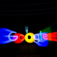 Eine Störung der Google Cloud beeinträchtigte auch Bankendienstleistungen.  (Foto: Christian Charisius/dpa)