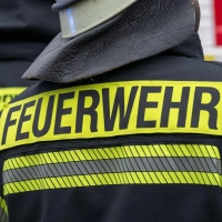 Die Feuerwehr konnte verhindern, dass sich der Brand weiter ausbreitet. Es kam aber zu Schreckmomenten beim Einsatz. (Symbolbild) (Foto: Daniel Vogl/dpa)