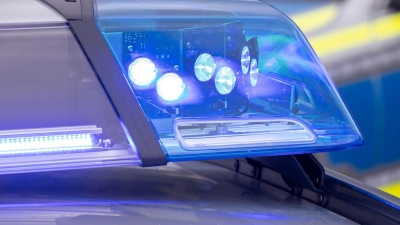 Die Polizei stieß bei dem 64-jährigen Fahrer auf mehrere Ungereimtheiten. (Symbolbild) (Foto: Daniel Karmann/dpa)