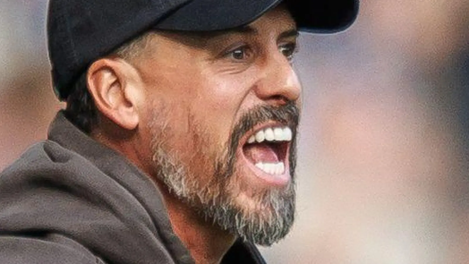Sandro Wagner arbeitet bei seinem Zweitliga-Debüt als Trainer von Hannover 96 leidenschaftlich an der Seitenlinie. (Foto: Andreas Gora/dpa)