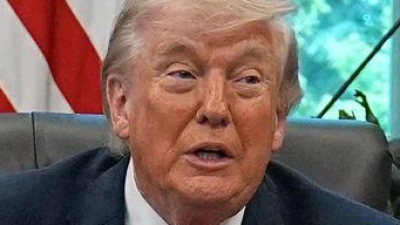 Trump hat den Astronauten der „Artemis 2“-Mission zu ihrem Flug um den Mond herum gratuliert.  (Foto: Matt Rourke/AP/dpa)