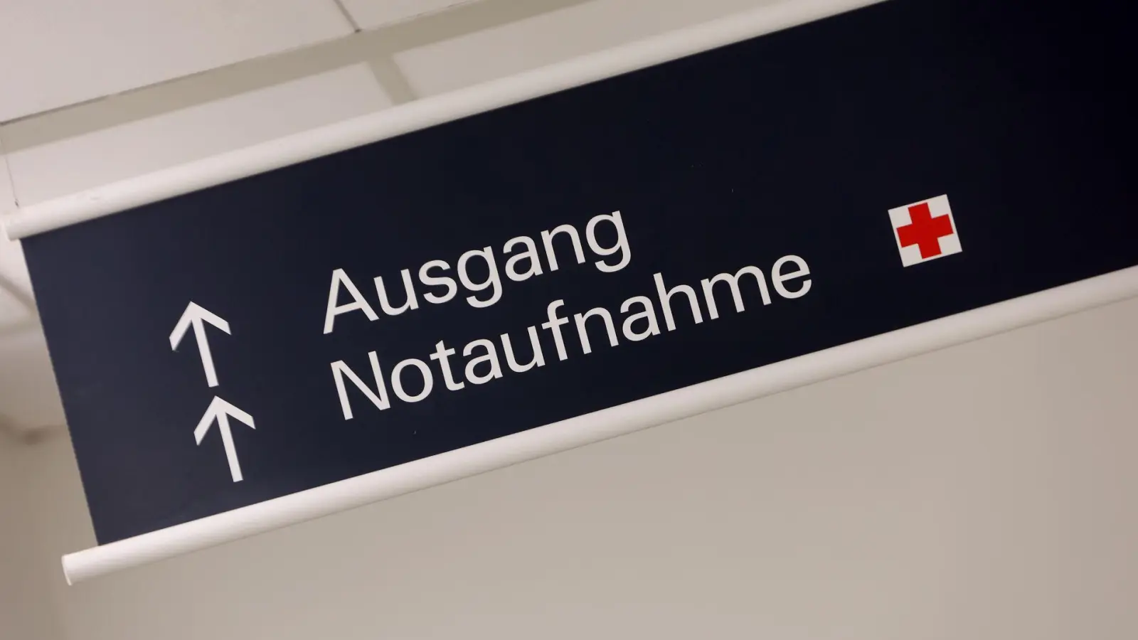 Bayerische Krankenhausverbände erwarten Schließungen im Zusammenhang mit den angekündigten Sparmaßnahmen (Foto: Karl-Josef Hildenbrand/dpa)