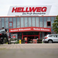 Die Baumarktkette Hellweg und die Tochtergesellschaft BayWa Bau- und Gartenmärkte hatten im Juni Insolvenz in Eigenverwaltung angemeldet. (Archivbild) (Foto: Fabian Strauch/dpa)