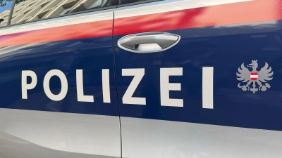 Zwei Menschen sind bei einem Badeunfall verunglückt. (Symbolbild)  (Foto: Matthias Röder/dpa)