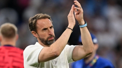 Die Engländer um Trainer Gareth Southgate setzten sich knapp gegen die Slowakei durch. (Foto: Bernd Thissen/dpa)