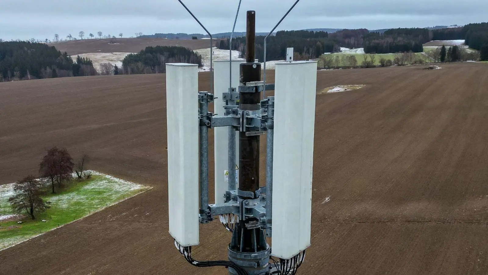 Mit einem geplanten Messtool, sollen Verbraucherinnen und Verbraucher zukünftig in der Lage sein ihre Mobilfunkqualität zu messen. (Foto: Jan Woitas/dpa)