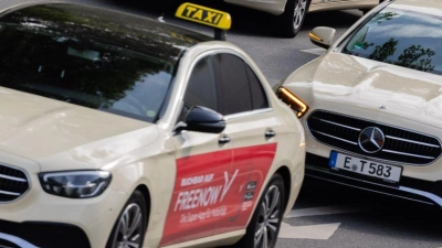 Die Taxibranche fordert Mindestpreise für die Mietwagenplattformen. (Archivbild) (Foto: Rolf Vennenbernd/dpa)