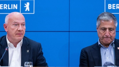 Berlins Regierender Bürgermeister Kai Wegner (l) und der Olympia-Beauftragte Kaweh Niroomand erklärten den Rückzug bei der Olympia-Bewerbung. (Foto: Christophe Gateau/dpa)