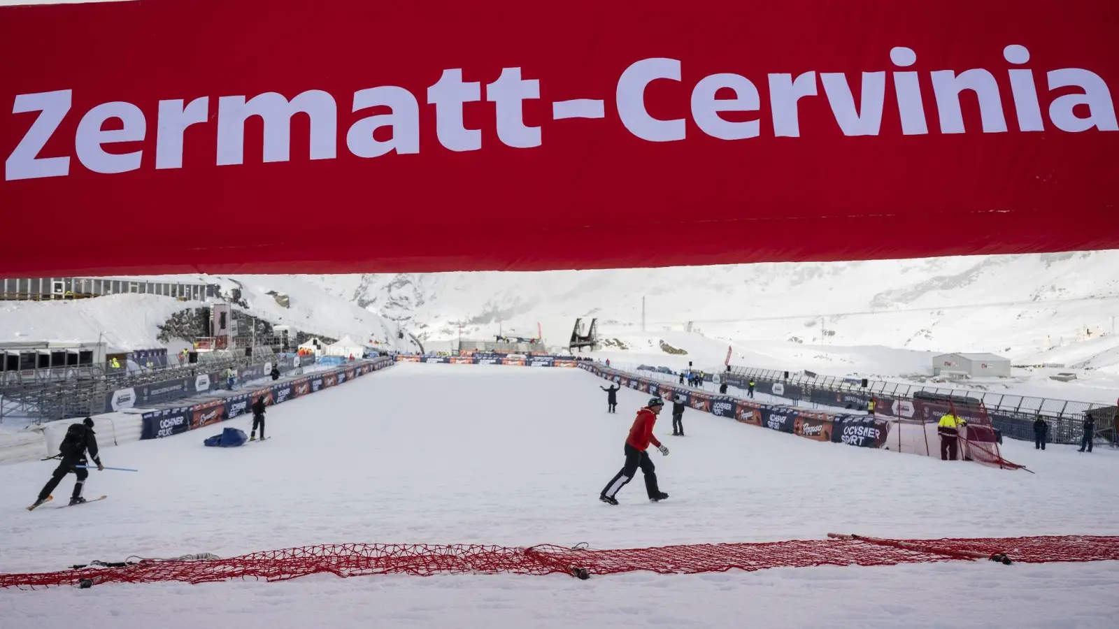 Auch die zweite Matterhorn-Abfahrt der Frauen musste abgesagt werden. (Foto: Alessandro Della Valle/KEYSTONE/dpa)