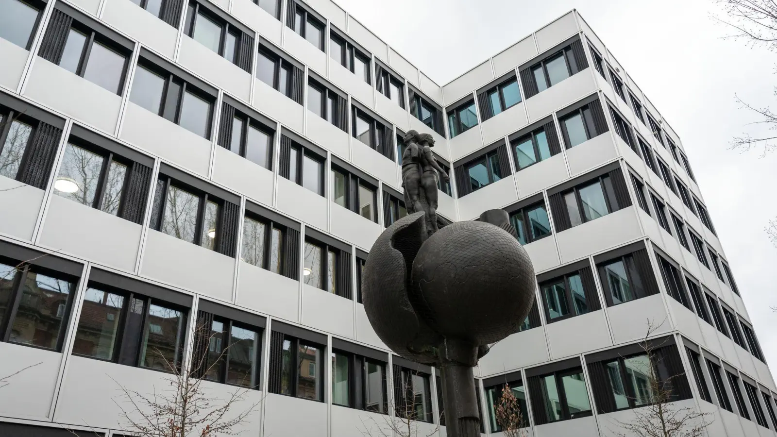 Polizisten durchsuchten Räume der Ausländerbehörde in München. (Archivfoto) (Foto: Leonie Asendorpf/dpa)