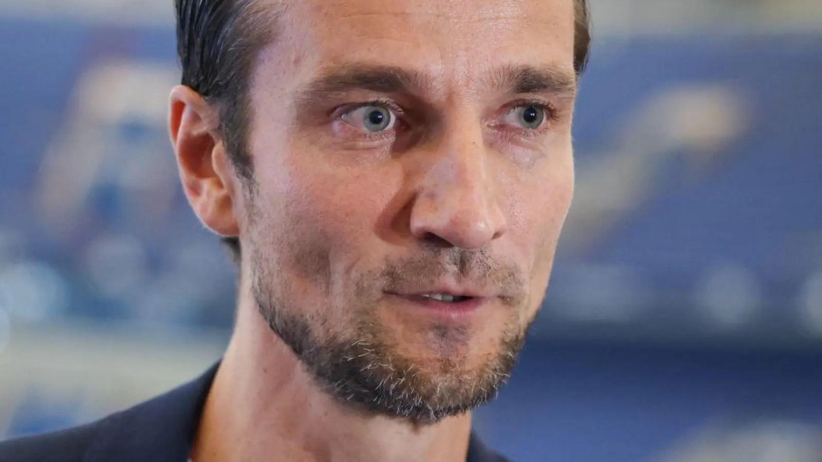 Matthias Tillmann hat seinen Vertrag auf Schalke verlängert. (Archivbild) (Foto: Christoph Reichwein/dpa)