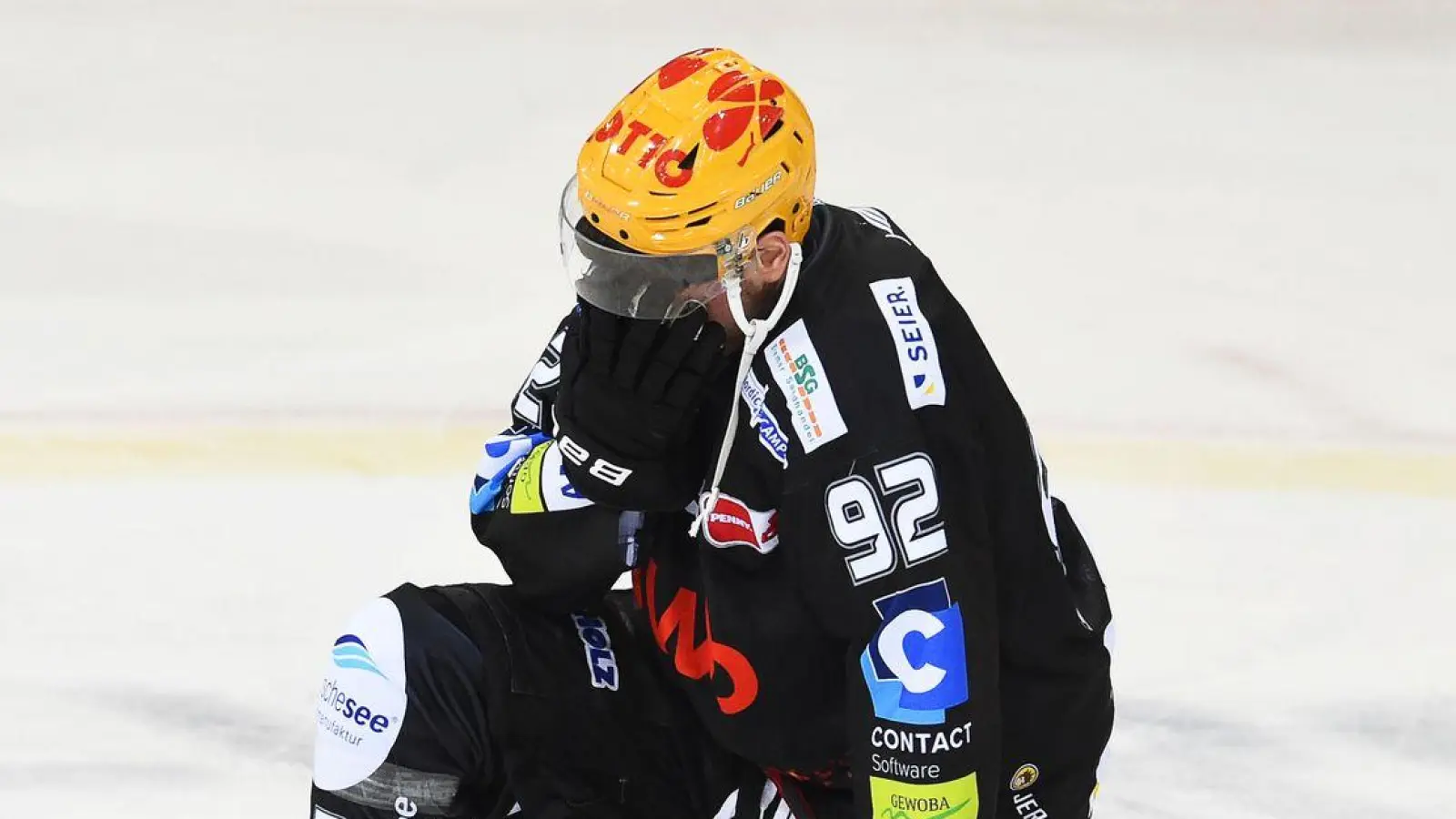 Bremerhavens Philipp Preto reagiert nach der Niederlage. Preto wechselt nach Ingolstadt. (Foto: Carmen Jaspersen/dpa)