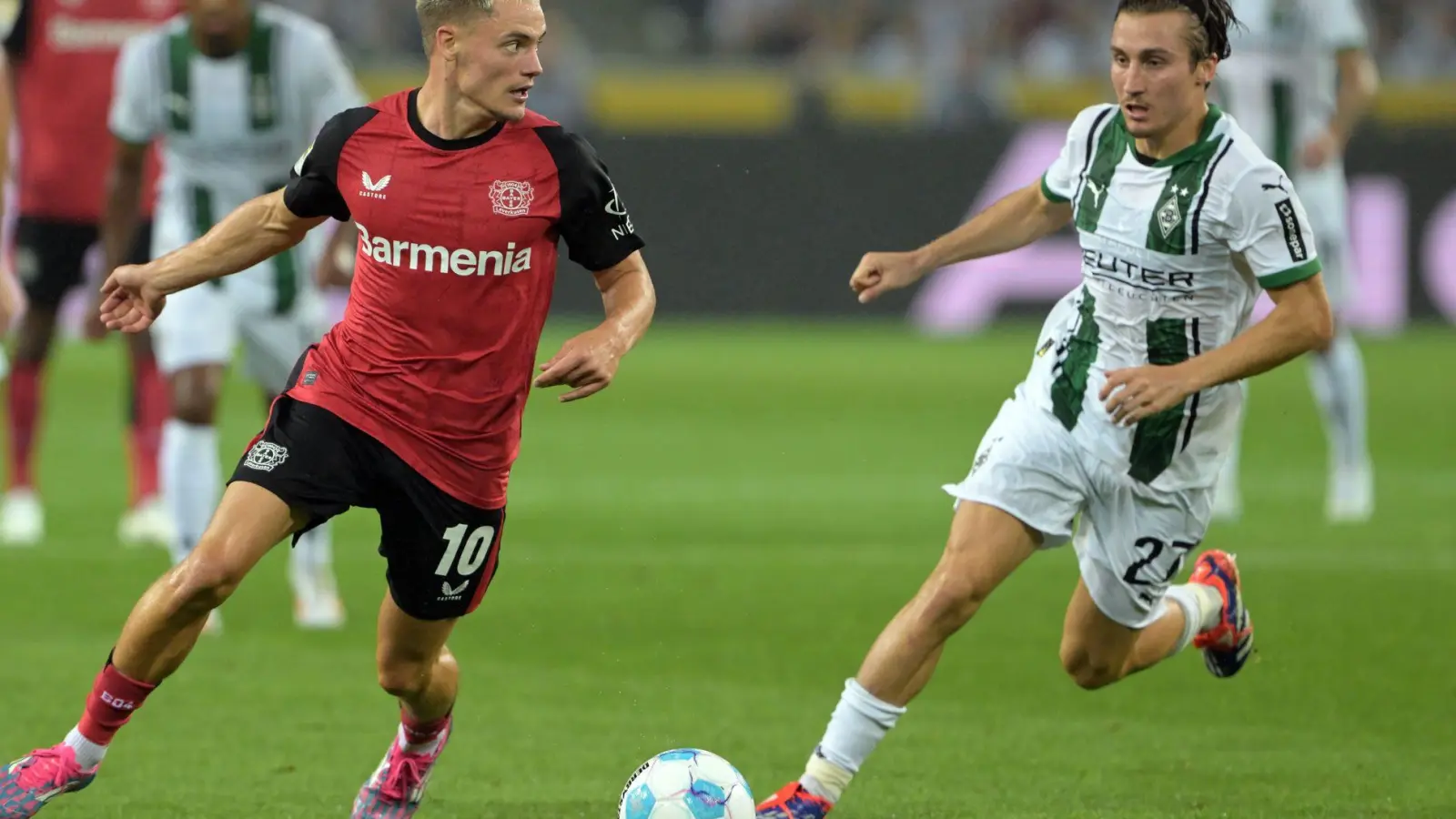 Rocco Reitz (l) könnte gegen Bremen in die Mannschaft zurückkehren. (Foto: Federico Gambarini/dpa)