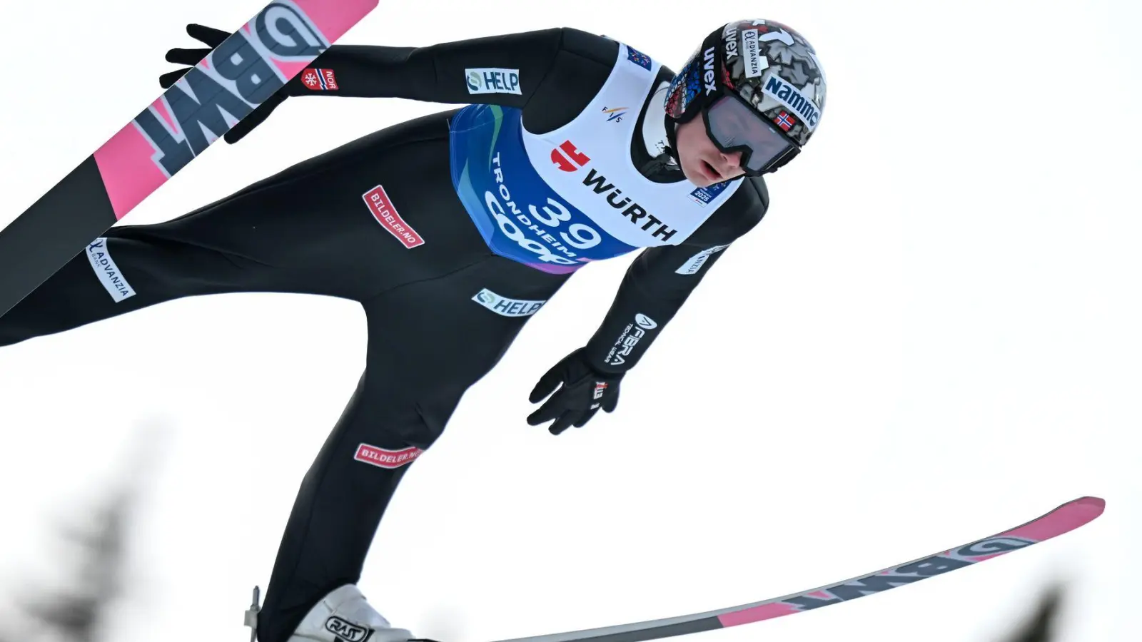Der Norweger Marius Lindvik war bei der WM disqualifiziert worden. (Foto: Hendrik Schmidt/dpa)