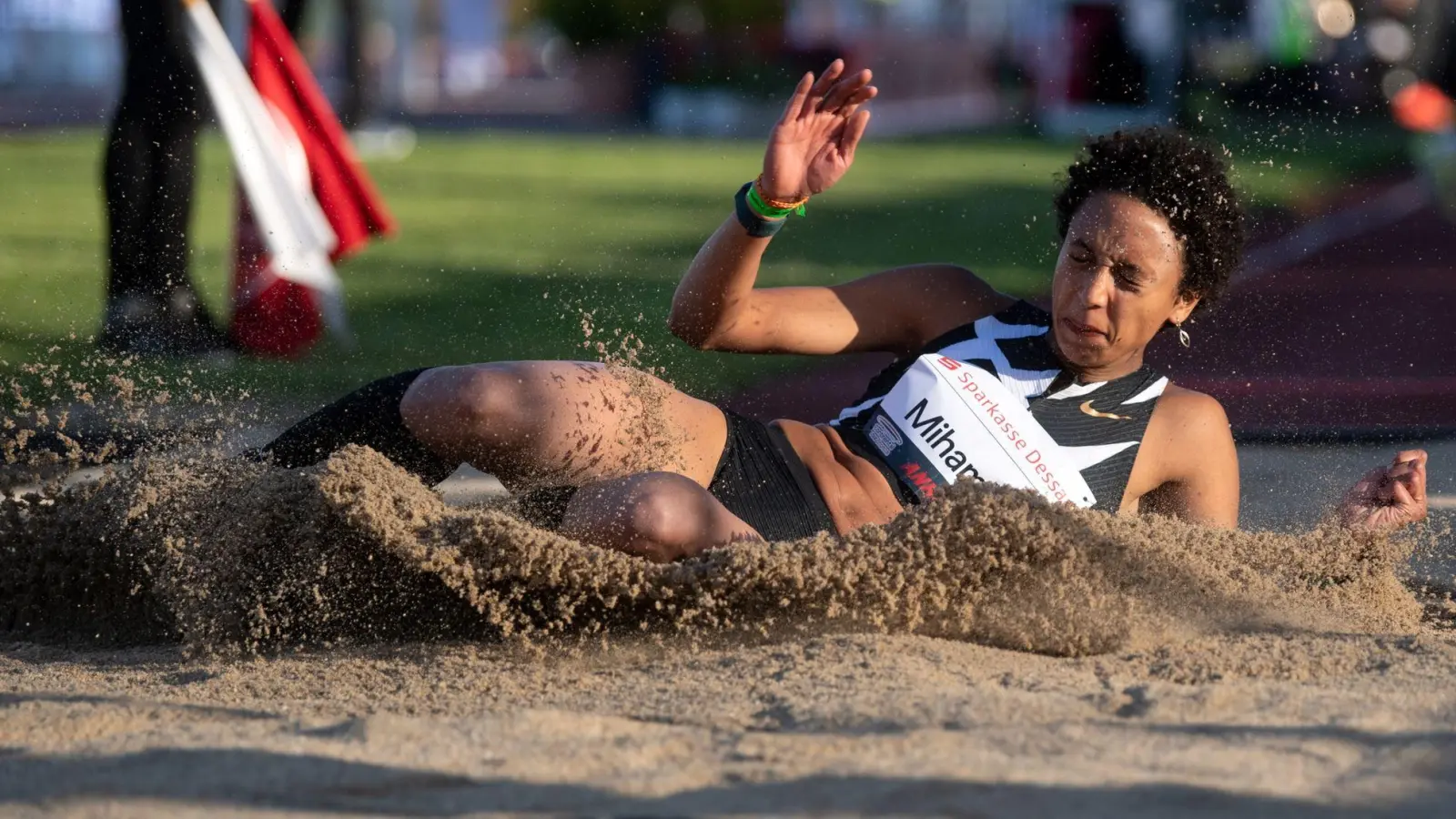 Malaika Mihambo gewann beim Meeting in Dessau mit einem Sprung über 6,49 Meter. (Foto: Hendrik Schmidt/dpa-Zentralbild/dpa/Archiv)