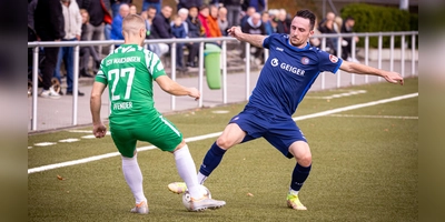 Heidenheim, Wolfsburg, Paderborn: Dino Nuhanovic (rechts) war schon für einige Vereine am Ball. (Foto: Dennis Duddek/Eibner Pressefoto)