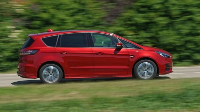 Van-tastisch? Hm, zumindest bieten Großraumlimousinen wie der Ford S-Max viel Platz, dieser hat aber auch ein paar sensible Stellen.  (Foto: Thomas Starck/Ford/dpa-tmn)
