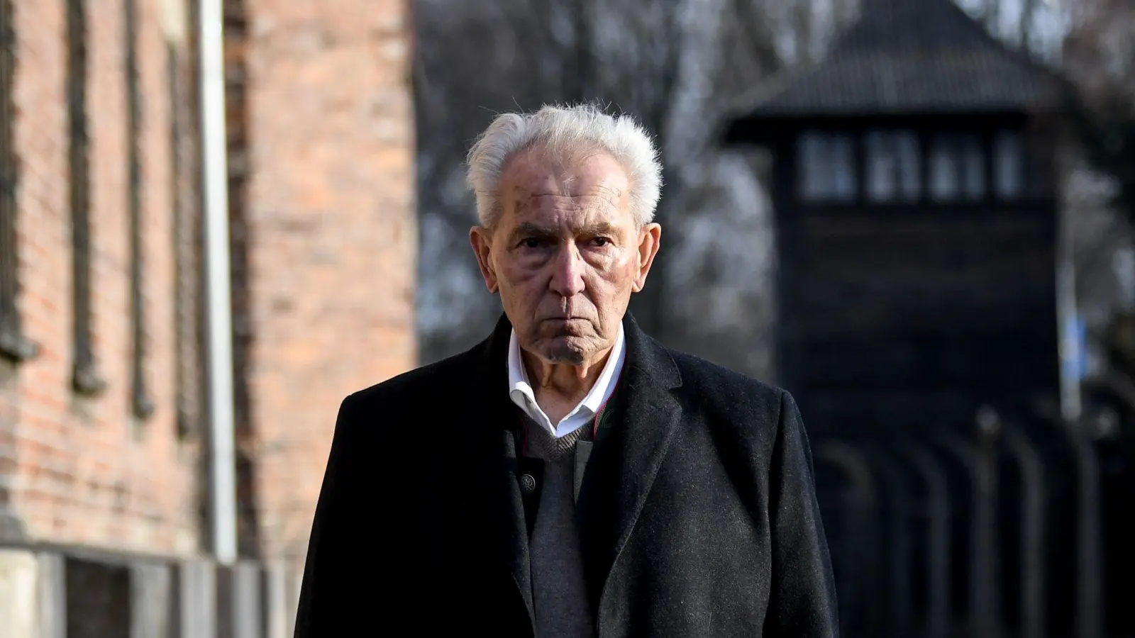 2020 besuchte Höllenreiner das ehemalige Konzentrationslager Auschwitz-Birkenau (Archiv). (Foto: Britta Pedersen/dpa-Zentralbild/dpa)