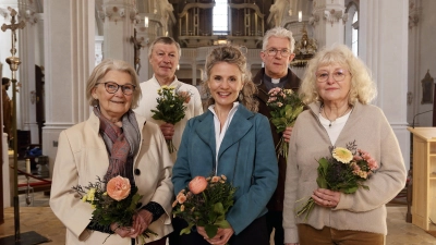 Freuen sich auf bunten Strauß an Konzerten (von links): Elisabeth Vogl, Stefan Ubl. Dorina Jechnerer, Peter Hauf und Martina Roth-Ubl vom Trägerkreis der Stiftsbasilikakonzerte Herrieden. (Foto: Thomas Wirth)