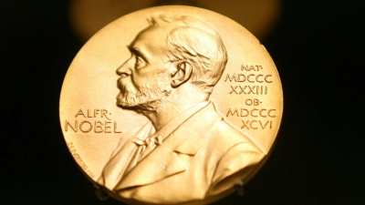 Neben dem Preisgeld gibt es für die Geehrten eine goldene Medaille. (Illustration)  (Foto: Kay Nietfeld/dpa)