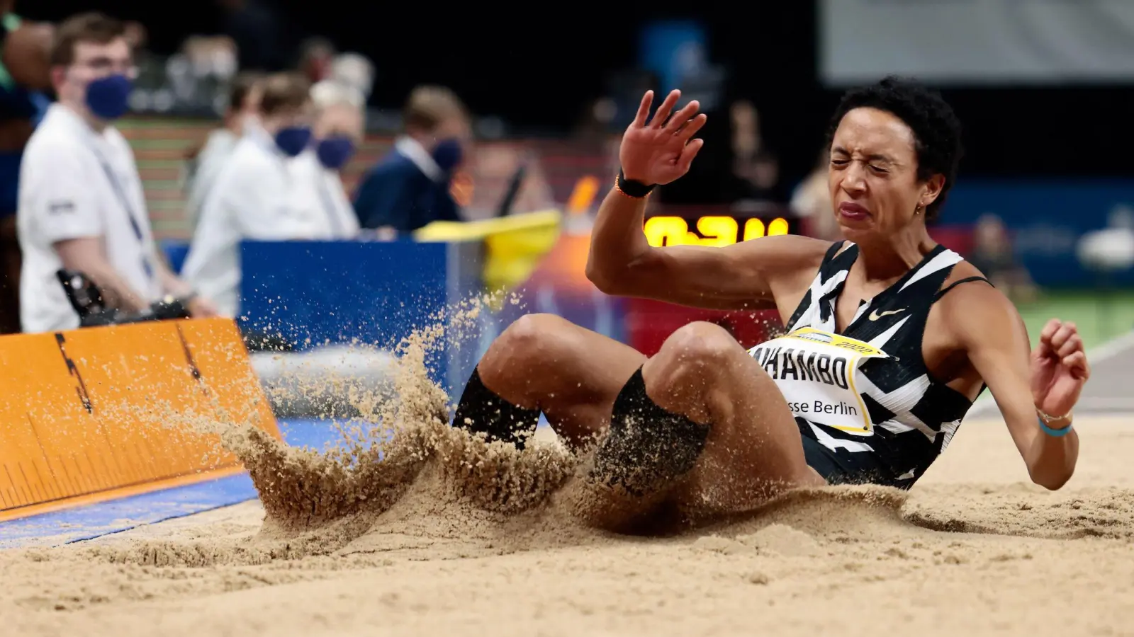 Weitsprung-Olympiasiegerin Malaika Mihambo kommt mit einer Weite von 6,66 Metern auf den dritten Rang. (Foto: Hannibal Hanschke/dpa)