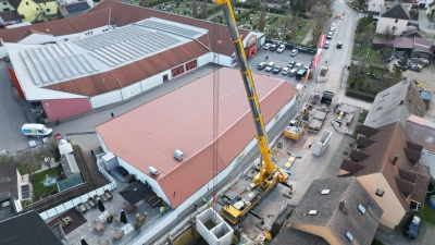 Gewaltige Massen wurden in den vergangenen Monaten unter dem Neustädter Steinsweg versenkt. Das Ziel: Eine unterirdische Wasserrückhaltung bei Starkregenereignissen. (Drohnenfoto: Ingenieurbüro GBi/Herzogenaurach)