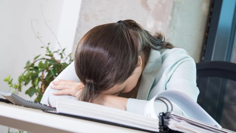 Immer leisten, bis plötzlich nichts mehr geht: Hinter einem Burn-out steckt meist eine Erschöpfungsdepression. (Foto: Christin Klose/dpa Themendienst/dpa-tmn)