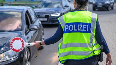 Die Polizeigewerkschaft beklagt 2,8 Millionen Überstunden bei der Bundespolizei. (Archivbild)  (Foto: Patrick Pleul/dpa)
