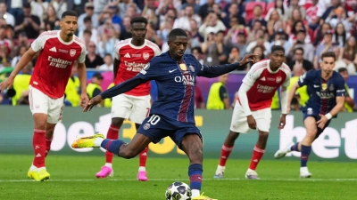 Ousmane Dembele sorgt für den Ausgleich.  (Foto: Andreea Alexandru/AP/dpa)