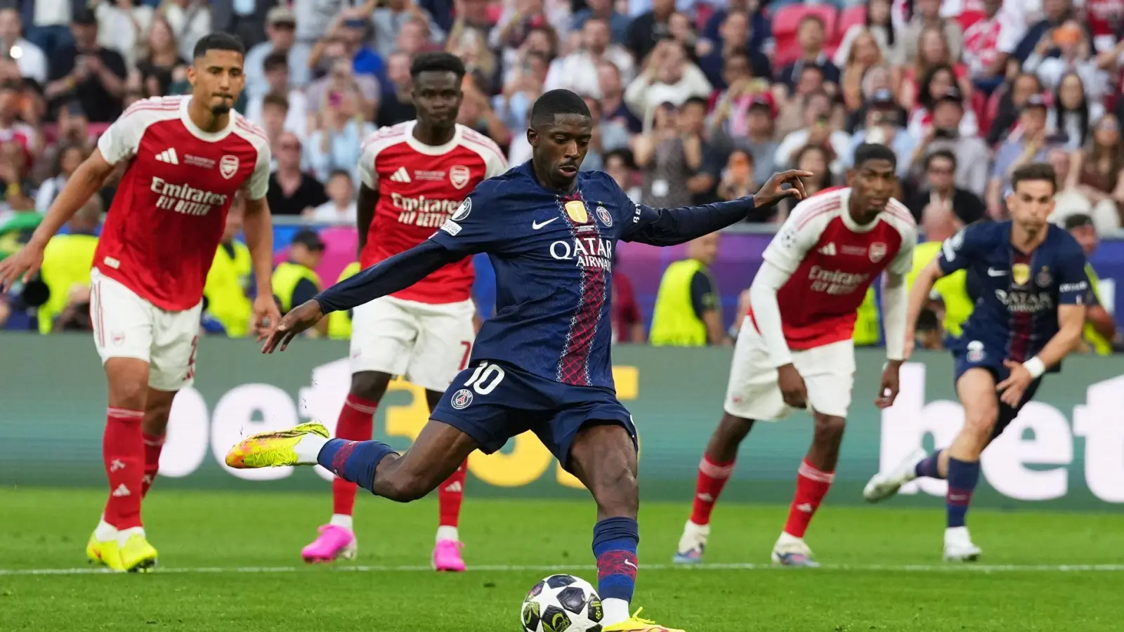 Ousmane Dembele sorgt für den Ausgleich.  (Foto: Andreea Alexandru/AP/dpa)